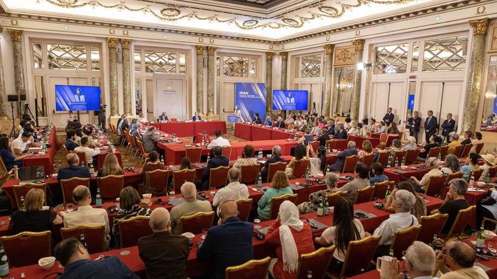Internationale Politiker unterstützen in Rom eine demokratische Alternative für den Iran