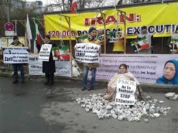 تظاهرات ايرانيان در مونيخ :جواد ظريف را اخراج كنيد!