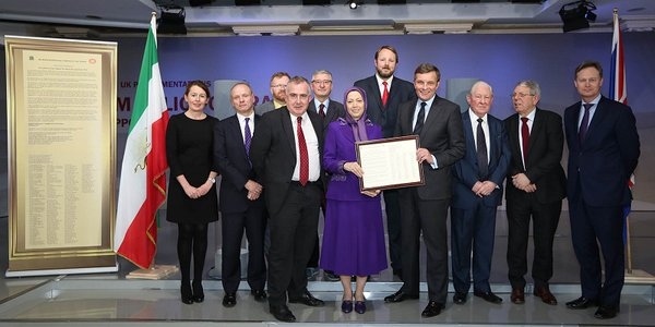 متحدين ما را در منطقه عليه خطر ايران مورد حمايت قرار دهيد