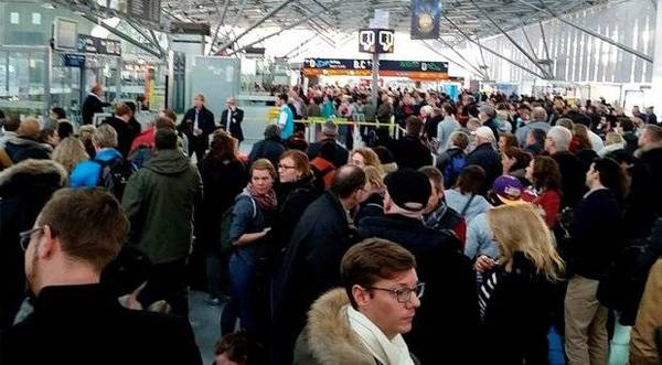 فرودگاه كلن به‌خاطر تهديد امنيتي تخليه شد