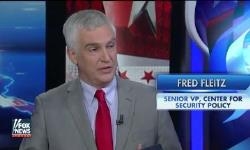 آمانو مي گويد دستانم بسته است