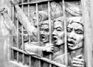 حدود ٣٠٠ کنشگر سیاسی و مدنی کُرد در زندان‌اند