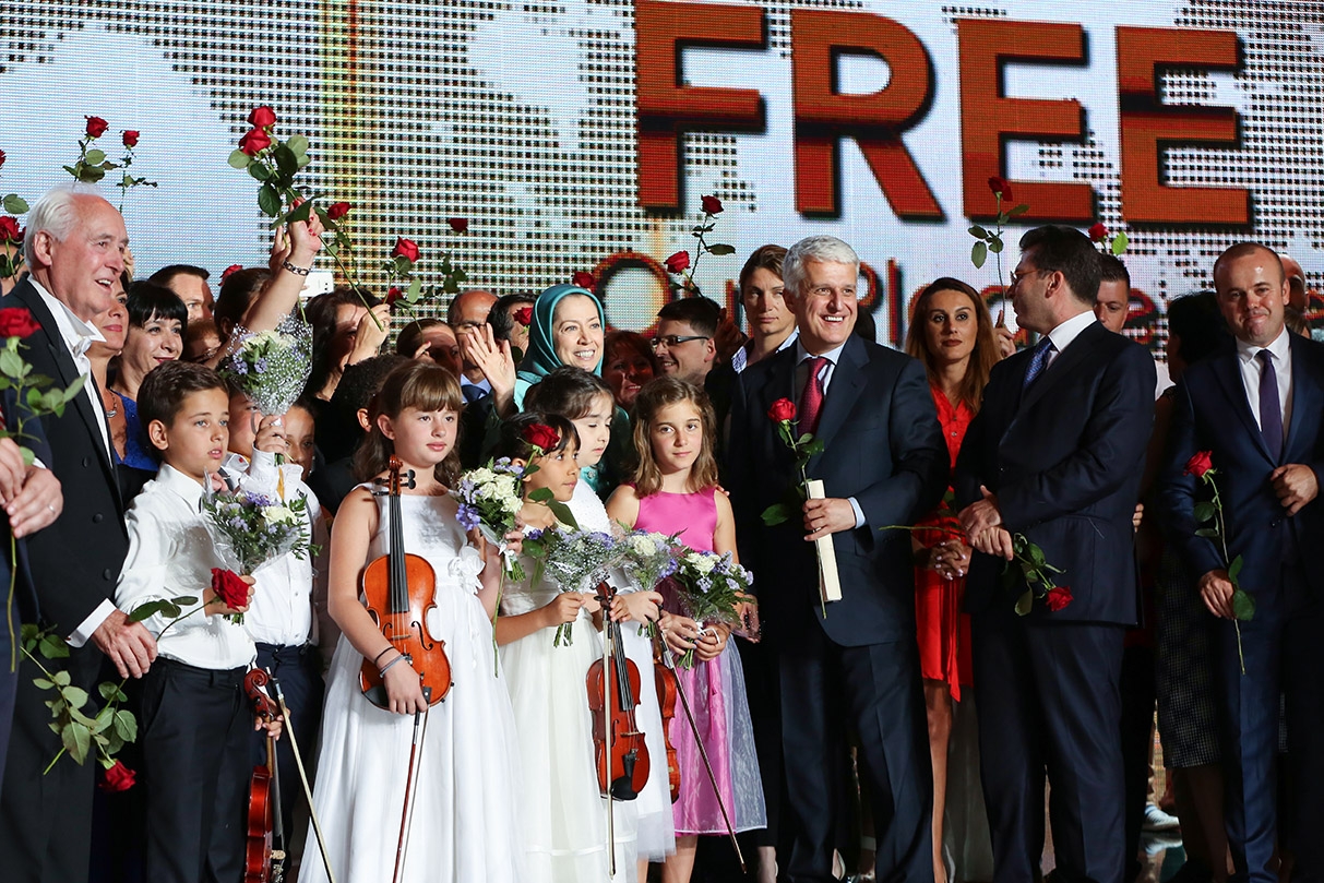 لرزه ها و پس لرزه ها پس ازگردهمایی بزرگ مقاومت