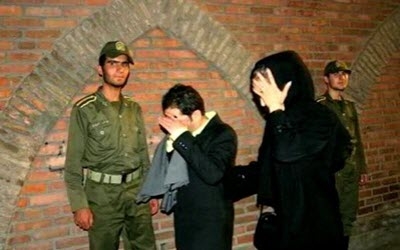 NCRI – Bei einer gemischten Party in dem Bezirk Mehravaran, Yazd, wurden 37 Frauen und Männer verhaftet