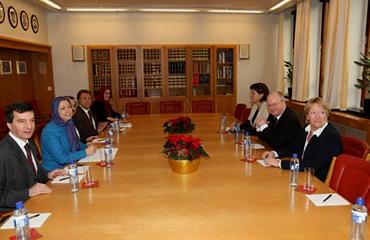 اعضاي پارلمان نروژ با خانم مريم رجوي ديدار كردند