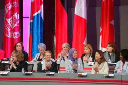 كنفرانس بين‌المللي در پاريس در روز جهاني زن