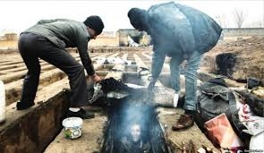 بهره برداري آخوند بيشرم از گورخوابي در جنگ باندي