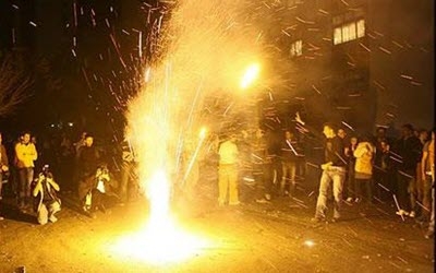 Iran: „Tod dem Mullahregime“ und „Tötet die Mullahs“ Rufe beim Feuerfest