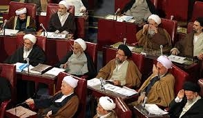 Iran: Expertenversammlung räumt den Mangel an Glaubwürdigkeit der Mullahs ein