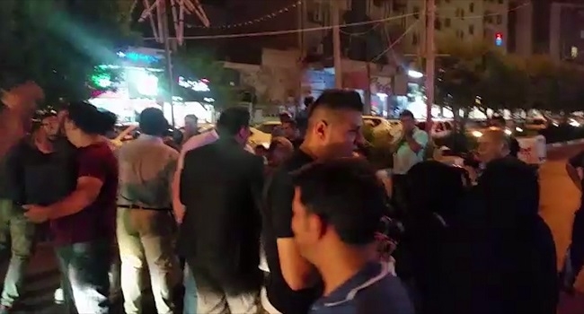 تظاهرات غارت شدگان اهواز با شعار «ما بچه‌های جنگیم بجنگ تا بجنگیم»