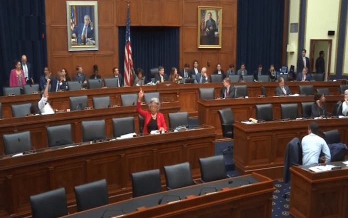 تقويت نظارت بر فروش هواپيماهاي تجاري به رژيم آخوندي