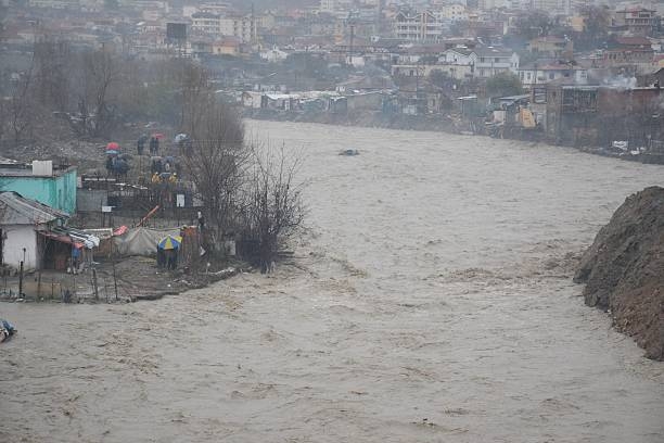 توفان و باران و سيلاب  در تيرانا
