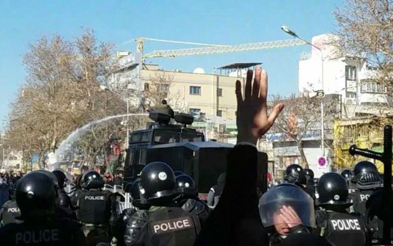 HEUTE: Tausende rufen in iranischen Städten „Tod dem Diktator“ und „Tod für Rohani“ Donnerstag, den 28. Dezember 2017 um 10:26 Uhr