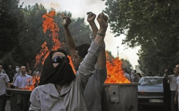 ضرورت حمايت مستمر از مردم ايران