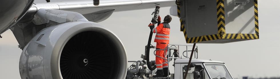 كسي حاضر به سوخت گيري هواپيماي ظريف در المان نبود