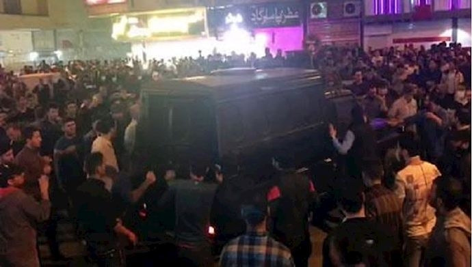 درگیری و شلیک نیروهای سرکوب به جانب تظاهرکنندگان در کازرون