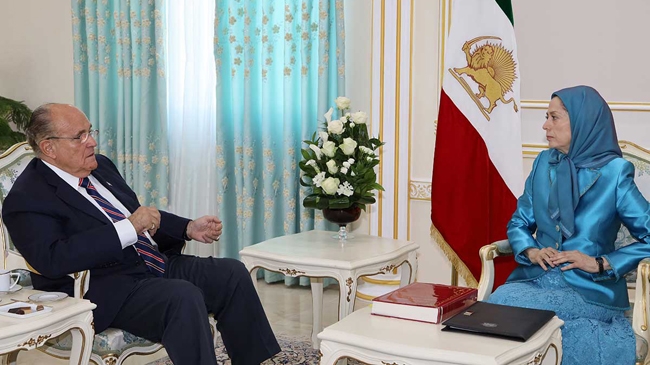 دیدار مریم رجوی با شهردار رودی جولیانی در اشرف ۳ در آلبانی