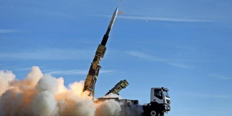 Der Iran hat nach Angaben der Revolutionsgarden eine neue Rakete getestet.