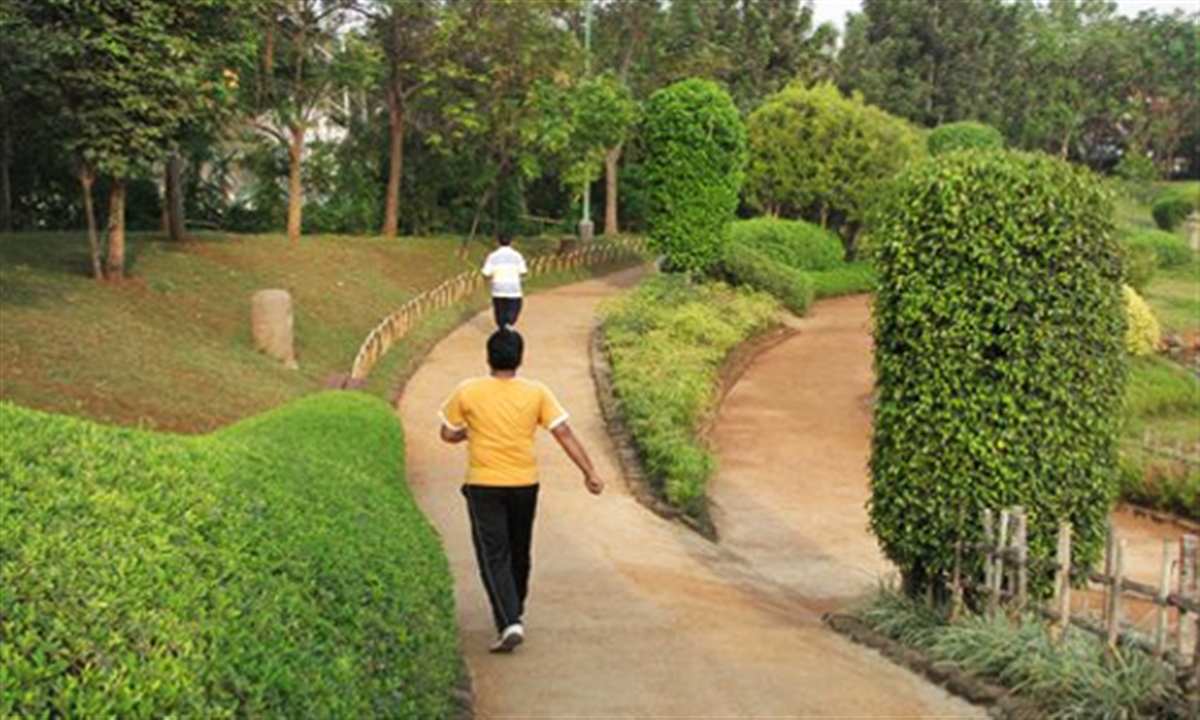 ۱۵دقیقه پیاده روی روزانه و ۱۴ فایده شگفت انگیز