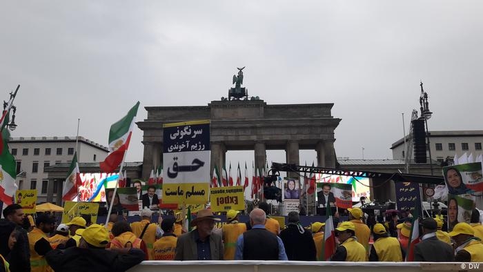 خونریزی و ضعف شدید جسمی زندانی سیاسی اکبر باقری