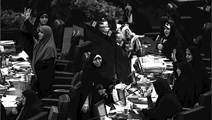 بحران اقتصادی و فروپاشی حاکمیت آخوندی، جنگ و جدال درمجلس آخوندی را افزایش داده است