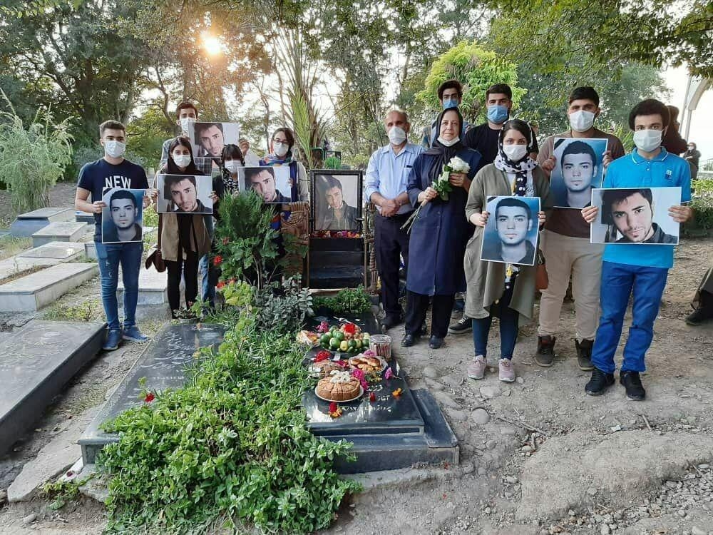 دل نوشته مادر شهید راه آزادی بهنود رمضانی در سالروز تولد فرزندش