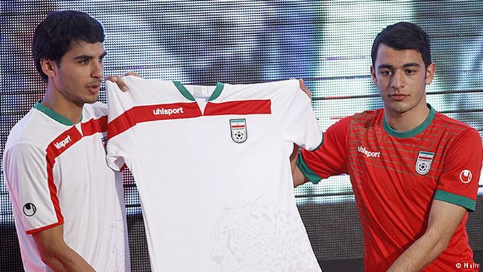 رییس فدراسیون فوتبال:یک دست لباس کافی است