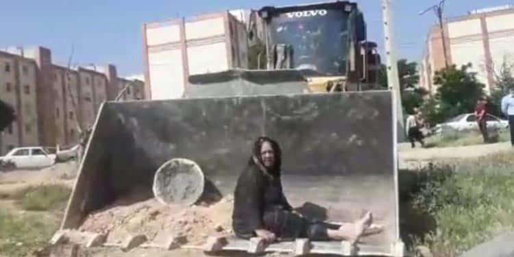 اعتراف تكان دهنده دادستان كل رژيم آخوندي به تخريب ۱۵۷هزار و ۸۰۰ سرپناه مردم محروم ايران