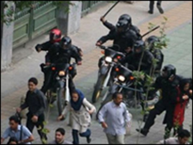 ایل صوتی معاون اسبق وزارت اطلاعات درباره استفاده از اراذل و اوباش برای ضرب و شتم زندانیان سال ۱۳۸۸