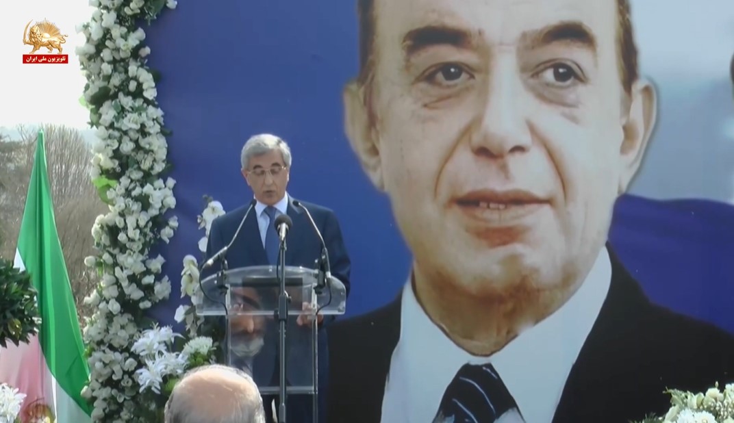 Dr. Manuchehr Hezarkhani 18