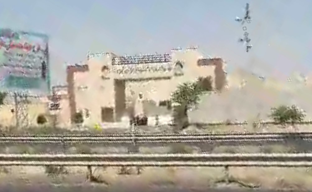 تهاجم كانون‌هاي شورشي به مقر فرماندهي سپاه پاسداران استان قزوين