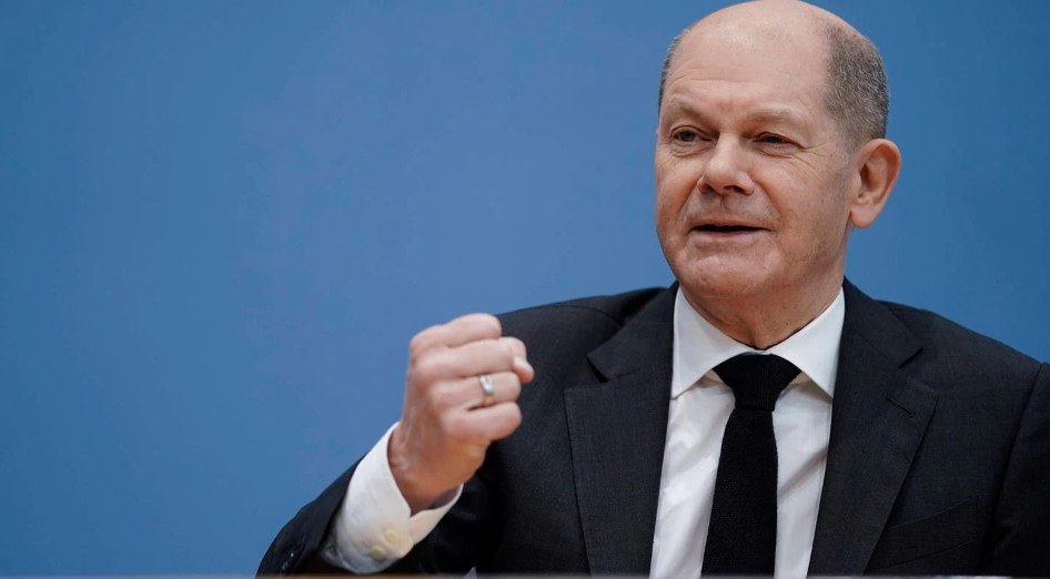 پيام راديويي اولاف شولتز صدر اعظم آلمان و استقبال نمايندگي شوراي ملي مقاومت در برلين