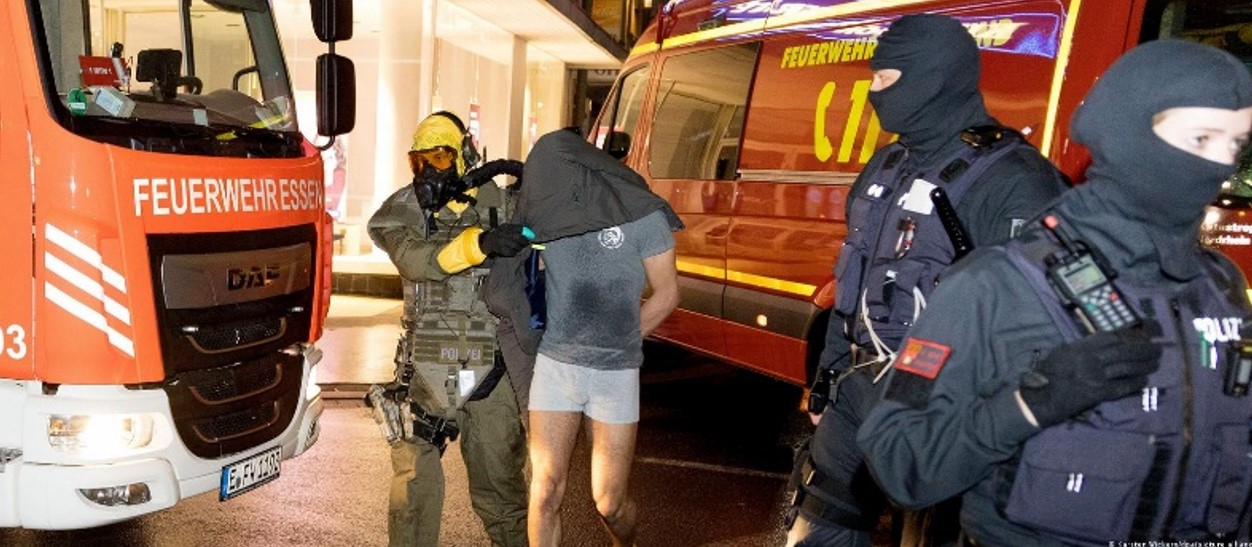 عمليات مهم ضد تروريستي عليه دو برادر ايراني حامل سموم كشنده سيانيد و ريسين در آلمان