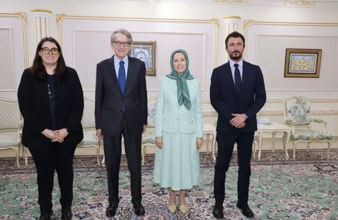 ايران - بازدید هیات پارلمانی ایتالیا از اشرف ۳ به مدت دو روز، دیدار و گفتگوی هیأت پارلمانی ایتالیا با خانم مریم رجوی