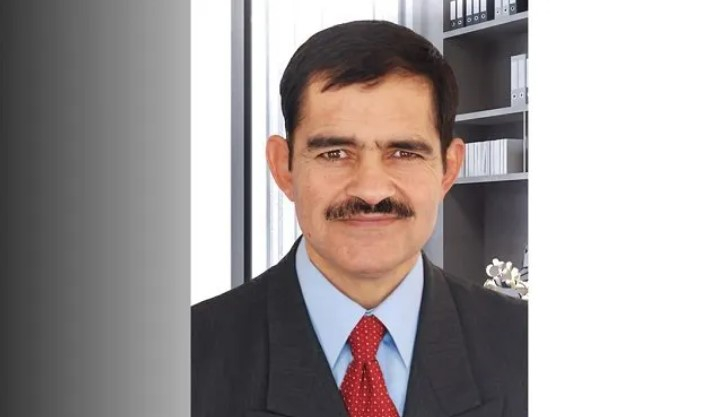 ايران - تلاش شازده عقب مانده، با الگو قراردادن برادر حاتم طایی- محسن معصومی