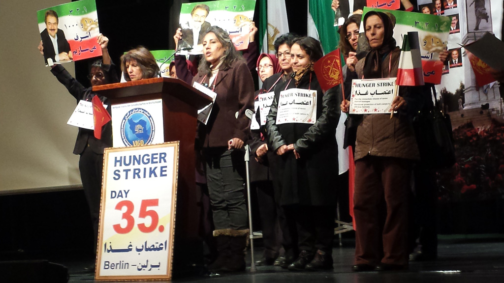 اعتصابیون برلین - زهره محسني پور