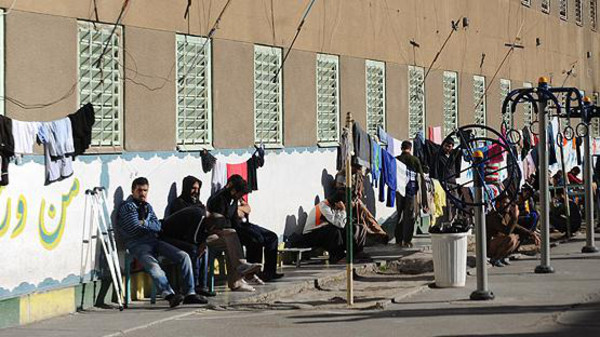 وخامت وضعیت جسمی زندانیان سیاسی رجایی شهر در پی نصب دستگاه های پارازیت