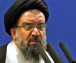 قسمتي از خطبه دوم نماز جمعه تهران توسط آخوند احمد جنتي درباره بيماري خامنه‌اي