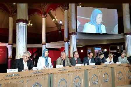 كنفرانس مطبوعاتي مريم رجوي در پاريس