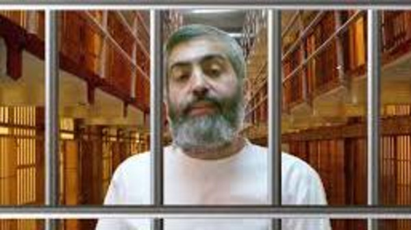 ما اهل مناظره نیستیم، ما محاکمه می کنیم واعدام" .