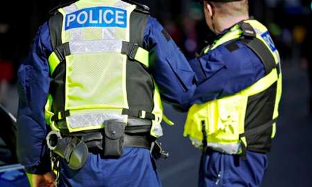 تفهيم اتهام 5مظنون دستگير شده در بريتانيا كه قصد دست زدن به حملات تروريستي داشتند