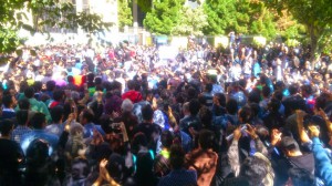 هزاران نفر در ايران عليه اسيد پاشي به زنان تظاهرات كردند