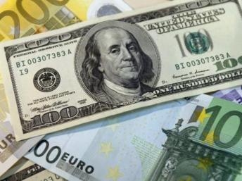 چرا "یورو" در برابر "دلار" سقوط کرده است؟