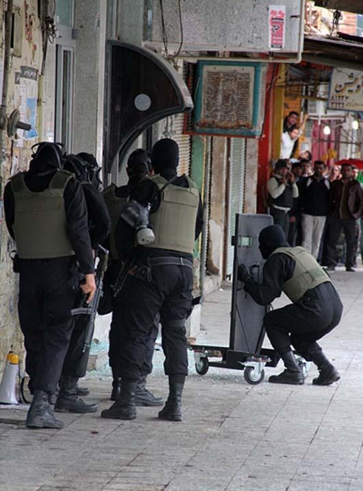 ايران از گروگيري انساني در آستانه مذاكرات اتمي ترديد به خود راه نمي‌دهد