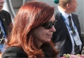 رئيس جمهور آرژانتين به پنهان‌كاري قراردادهاي مخفي نفتي با ايران متهم شد