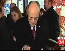 رودي جولياني به سي ان ان: من از گفتن اين جملات در مورد اوباما متأسف نيستم، من به آن معتقدم