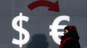 ارزش يورو در برابر دلار به كمترين ميزان ظرف ۱۱ سال گذشته رسيد