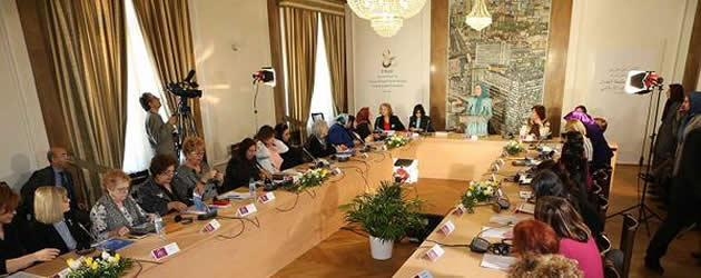 «زنان پیشتاز مبارزه با افراطی‌گری اسلامی» کنفرانس در روز جهانی زن با حضور مریم رجوی