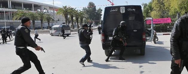 اخبار جهان ـ عمليات تروريستي در تونس با حمله افراد مسلح به گردشگران موزه ملي تونسا