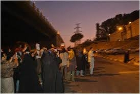 اگر فرزندانمان را بکشيد، خودسوزي خواهيم کرد!